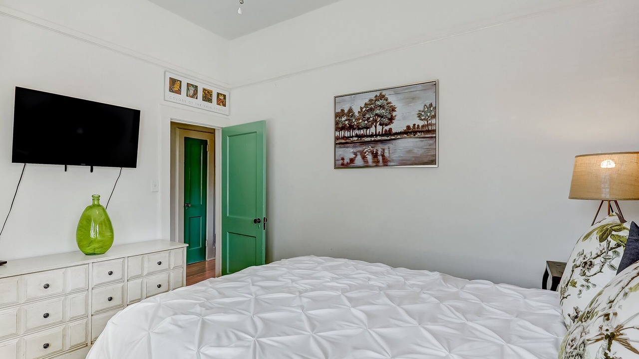 Photo of Bedroom in Thomas Square