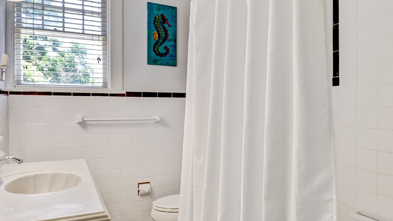 Photo of Bathroom in Thomas Square