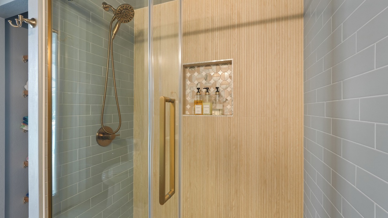 Photo of Bathroom in Pelican
