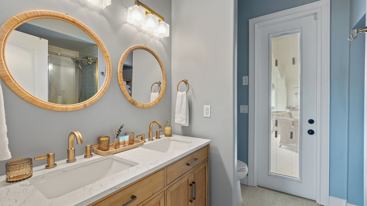 Photo of Bathroom in Pelican