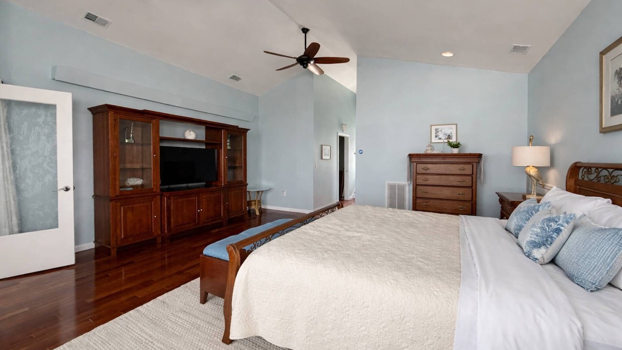 Photo of Bedroom in Beachwalk
