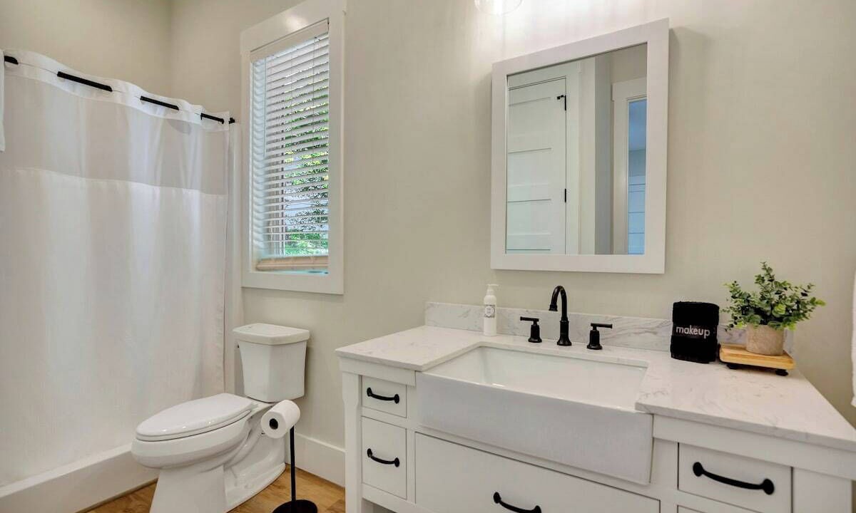 Photo of Bathroom in West Union