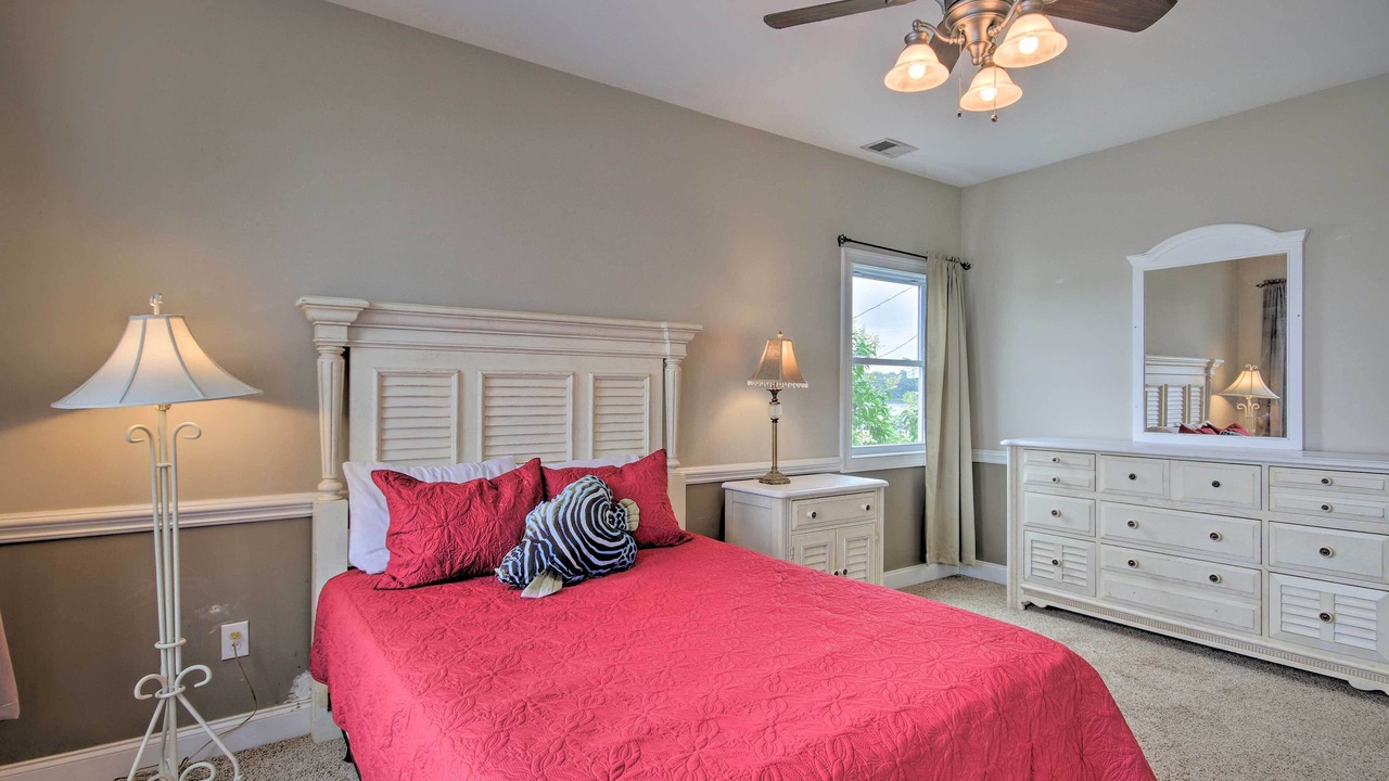 Photo of Bedroom in Greenwood