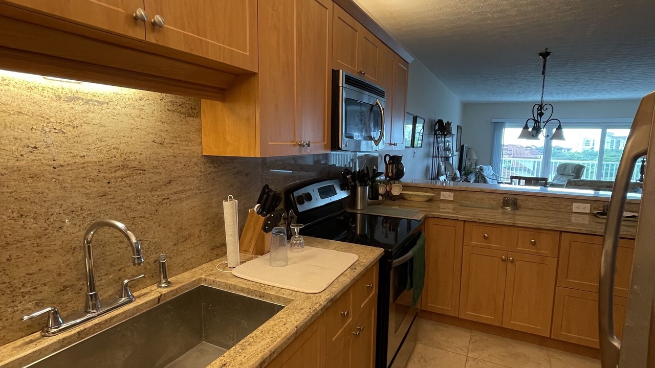 Photo of Kitchen in Isles of Capri