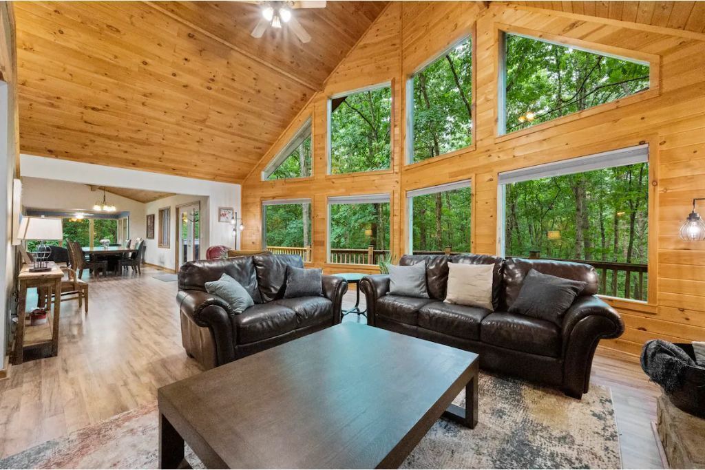 Photo of Livingroom in Cleveland