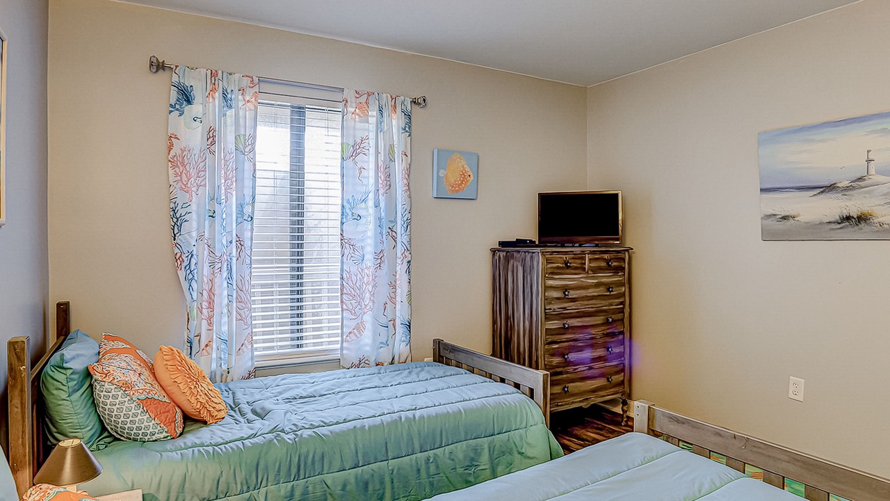 Photo of Bedroom in Palmetto Dunes