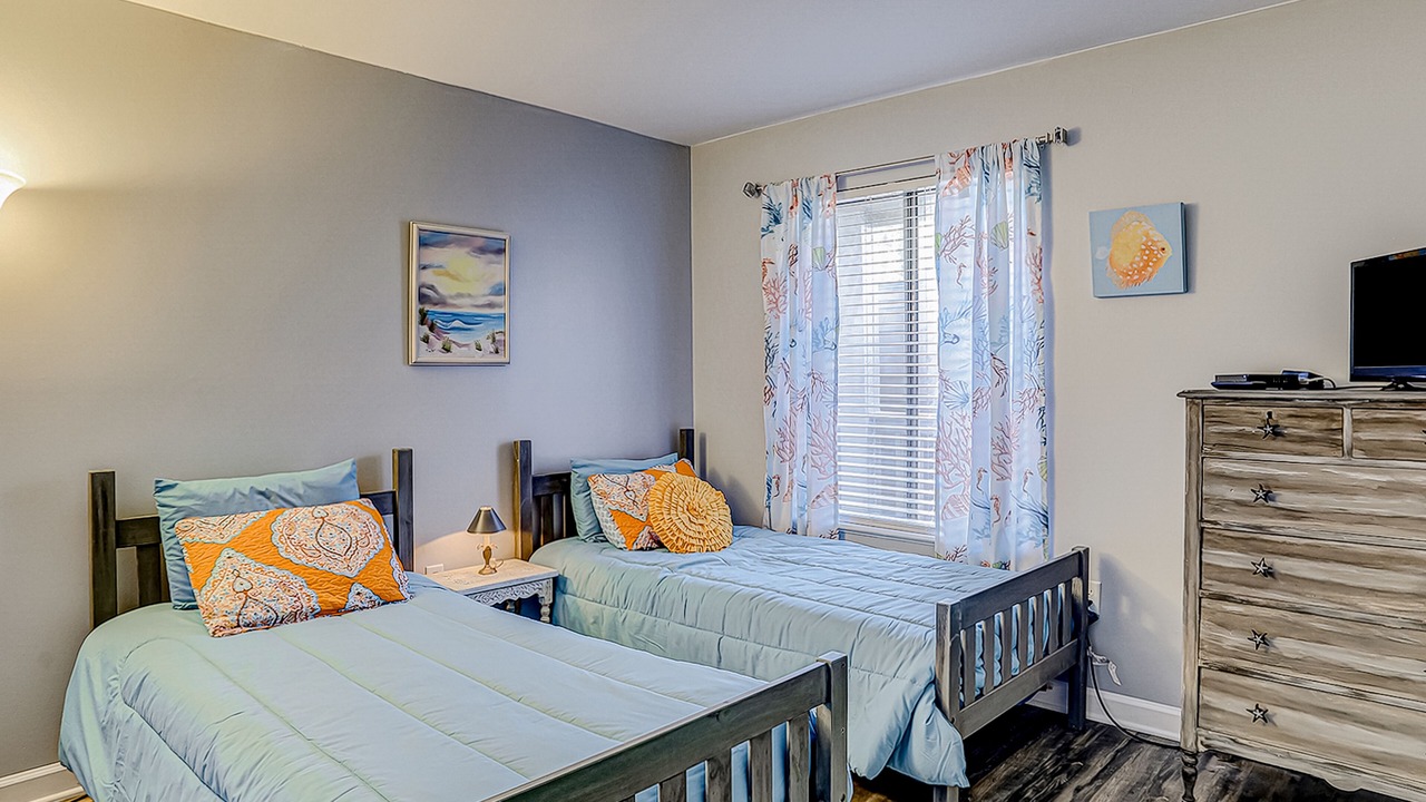 Photo of Bedroom in Palmetto Dunes