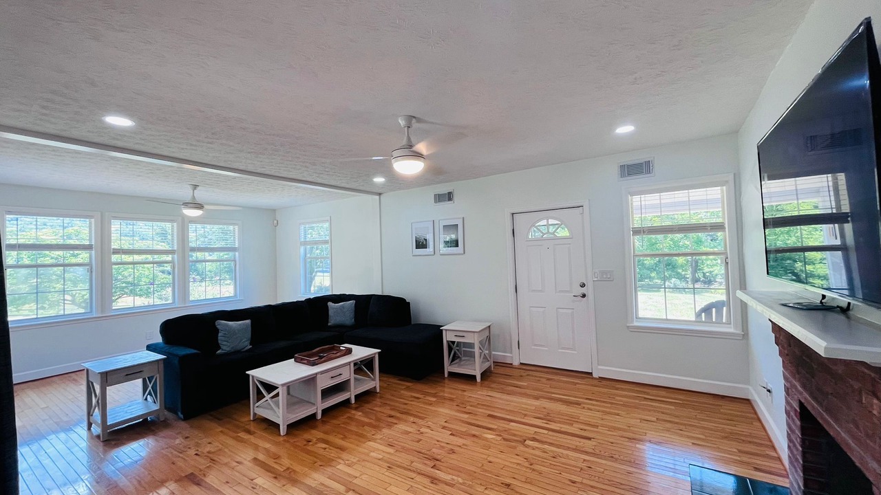 Photo of Bedroom in Wears Valley