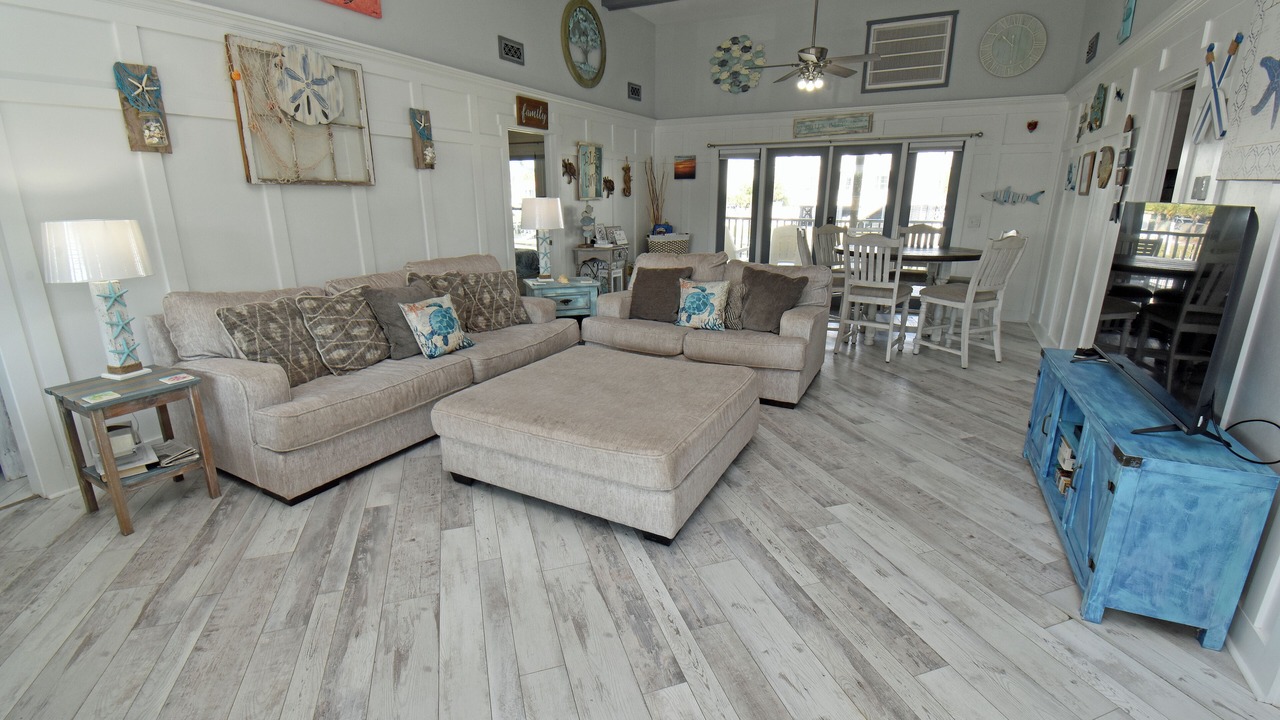 Photo of Livingroom in Inlet Harbour
