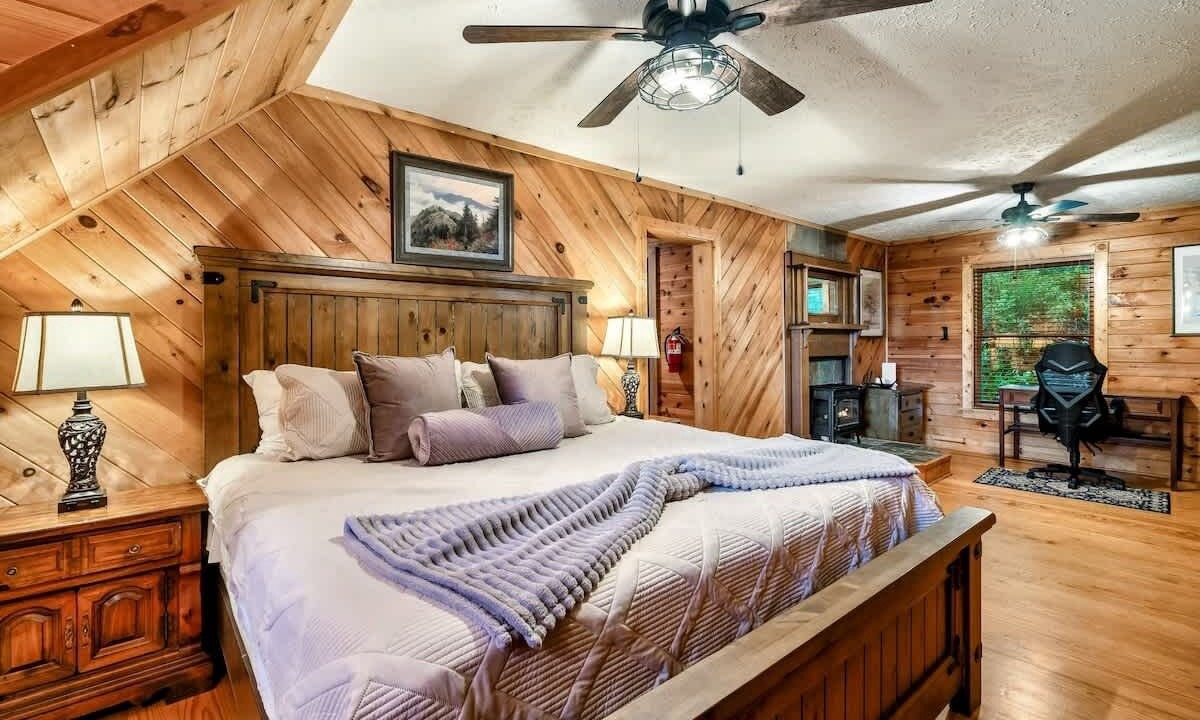 Photo of Bedroom in Sevierville