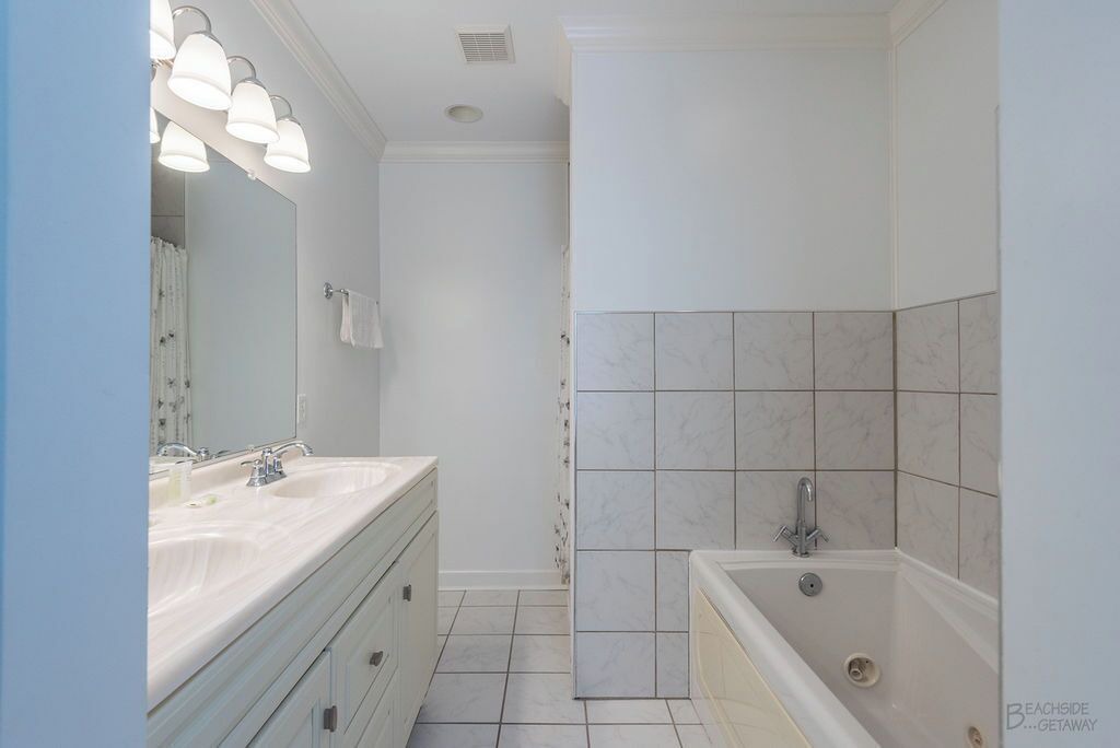 Photo of Bathroom in North Forest Beach