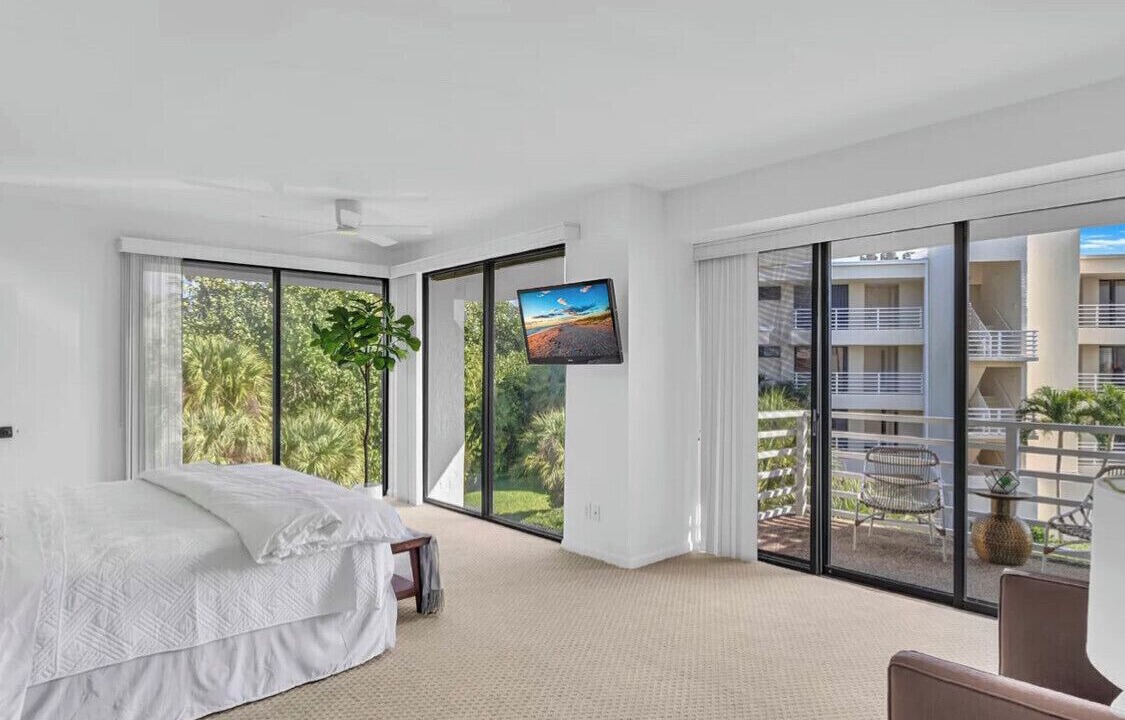 Photo of Bedroom in Indian River Shores