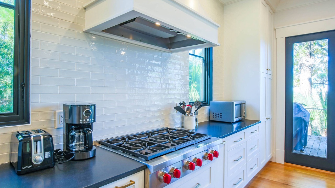 Photo of Kitchen in Vanderhorst Plantation