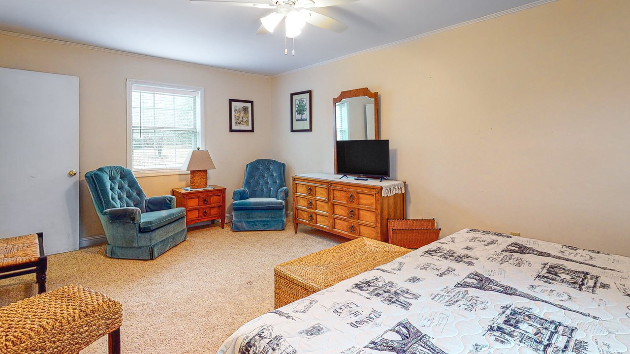 Photo of Bedroom in Leesville