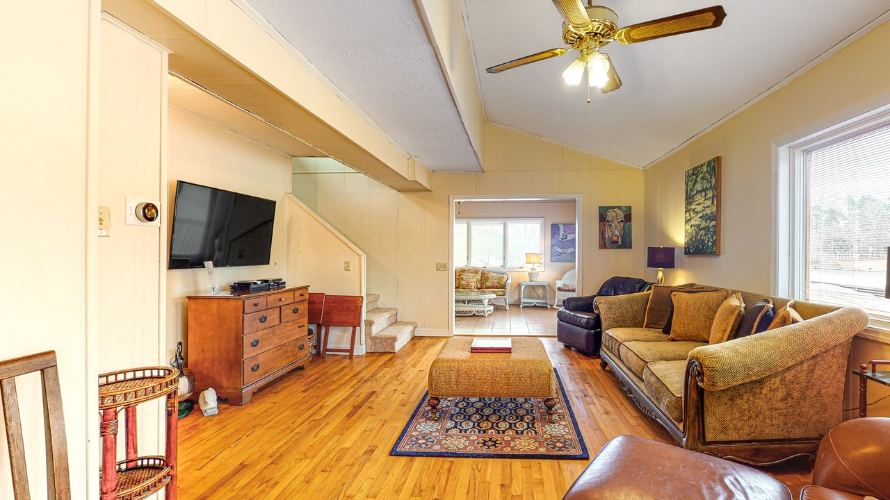 Photo of Livingroom in Leesville