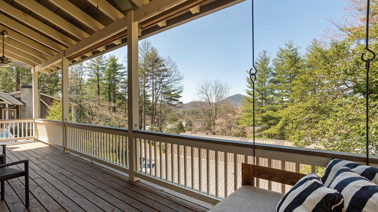 Photo of Patio Balcony in Cashiers