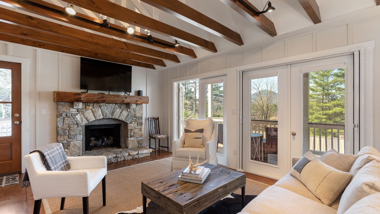 Photo of Livingroom in Cashiers