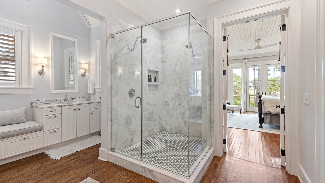 Photo of Bathroom in Vanderhorst Plantation