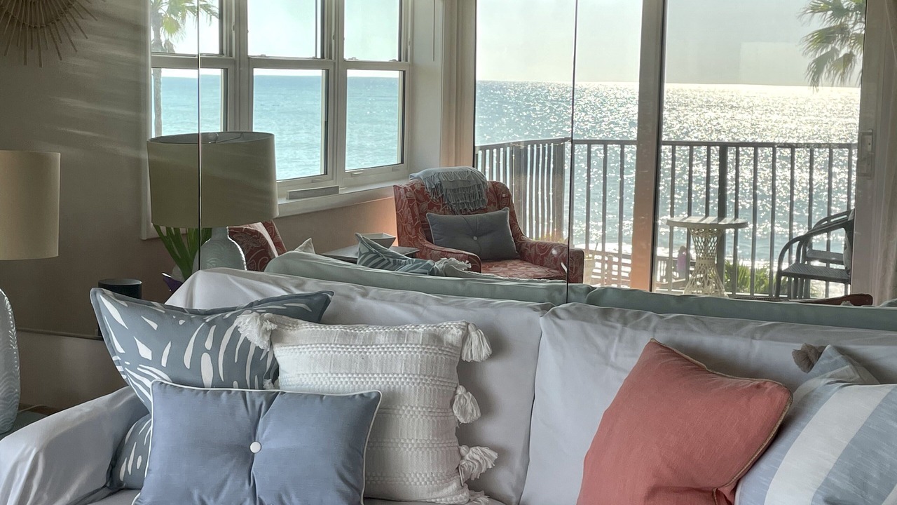 Photo of Livingroom in Central Beach