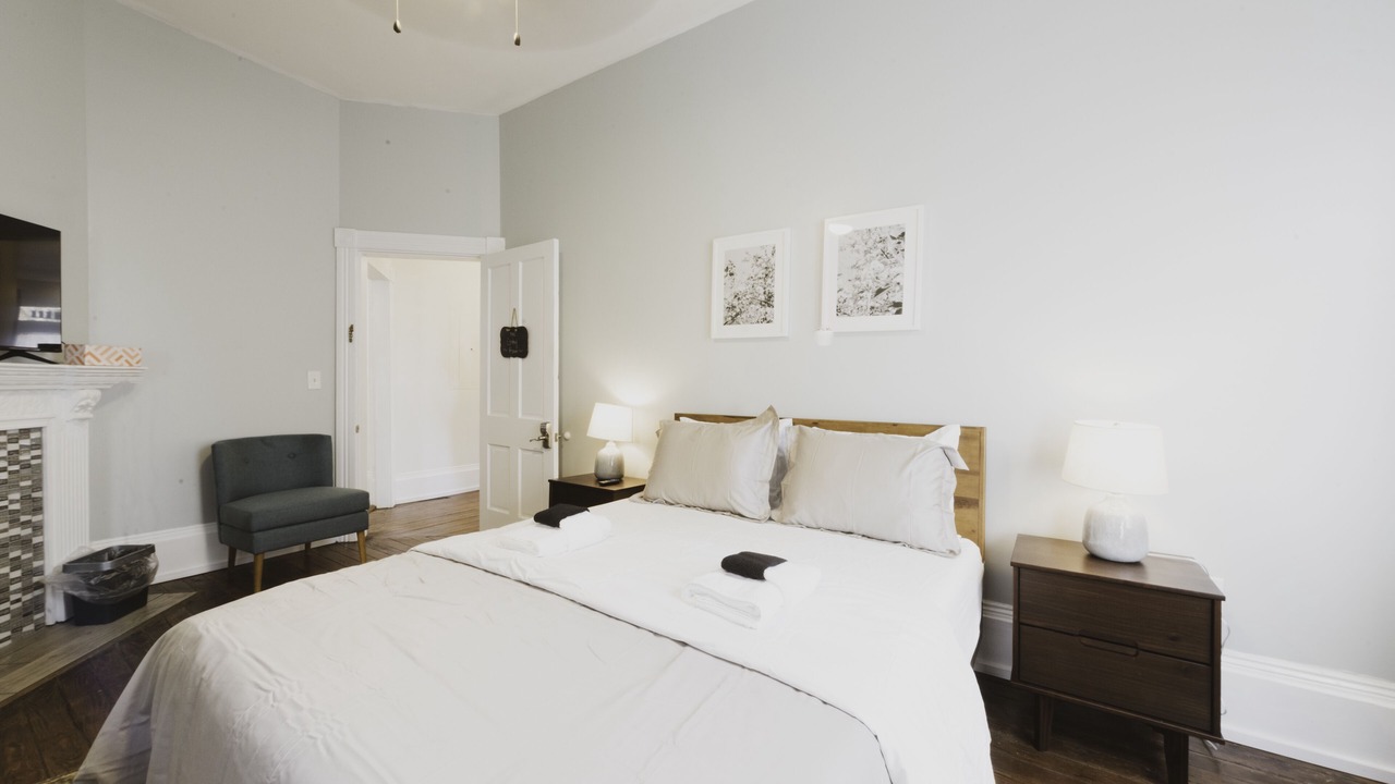 Photo of Bedroom in Savannah Victorian District