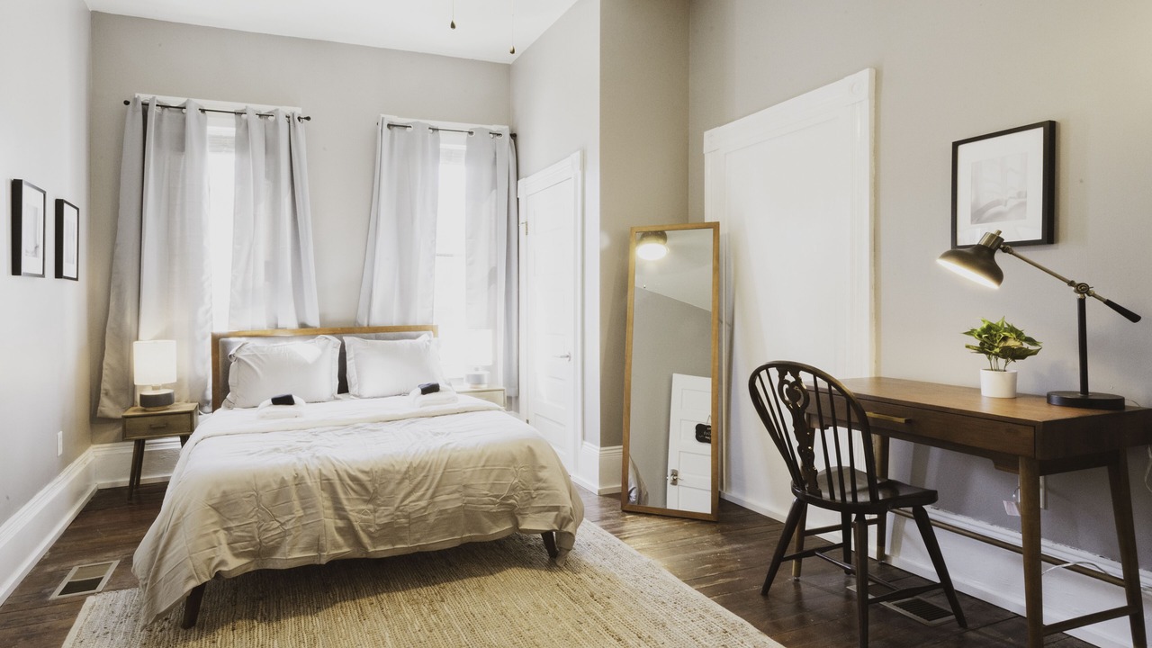 Photo of Bedroom in Savannah Victorian District