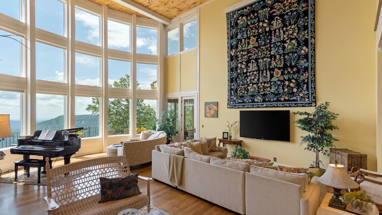 Photo of Livingroom in Cashiers