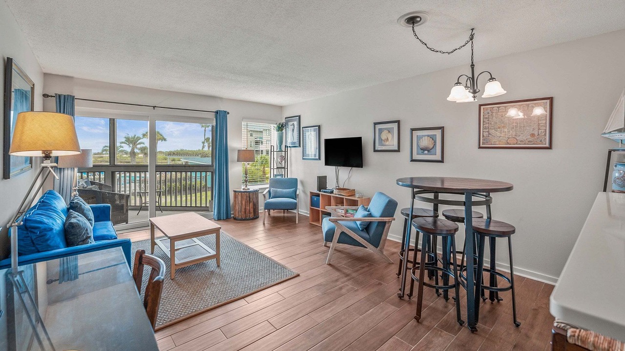 Photo of Livingroom in Oceanmarsh Subdivision