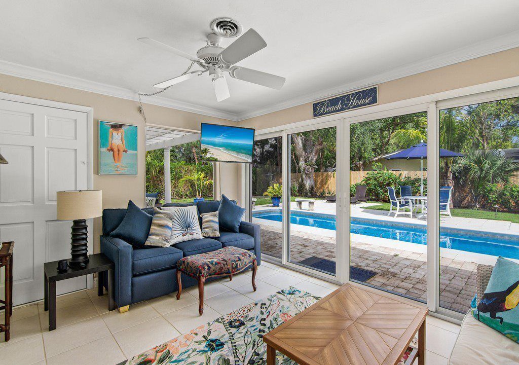 Photo of Livingroom in Central Beach