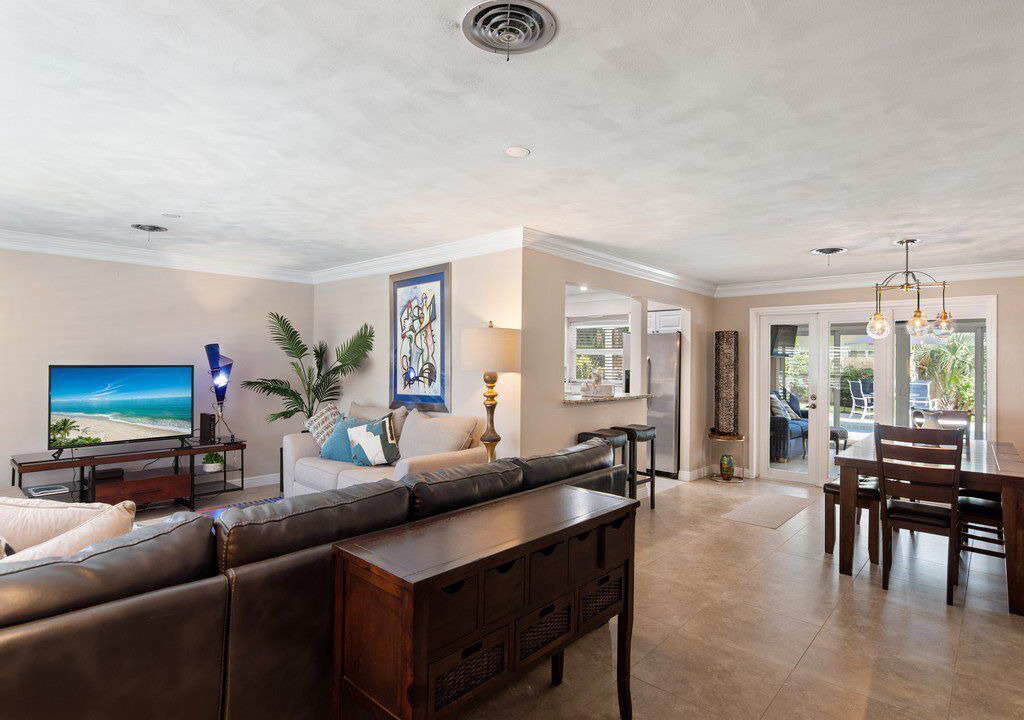 Photo of Livingroom in Central Beach