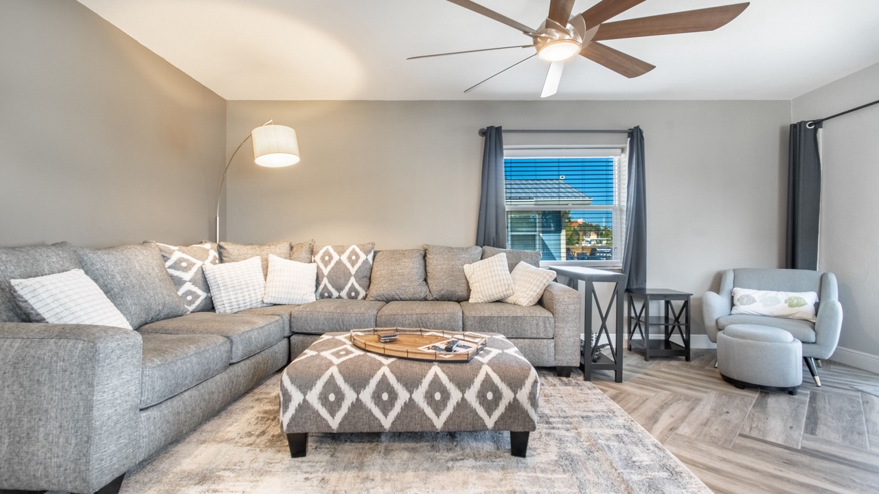 Photo of Livingroom in Madeira Beach