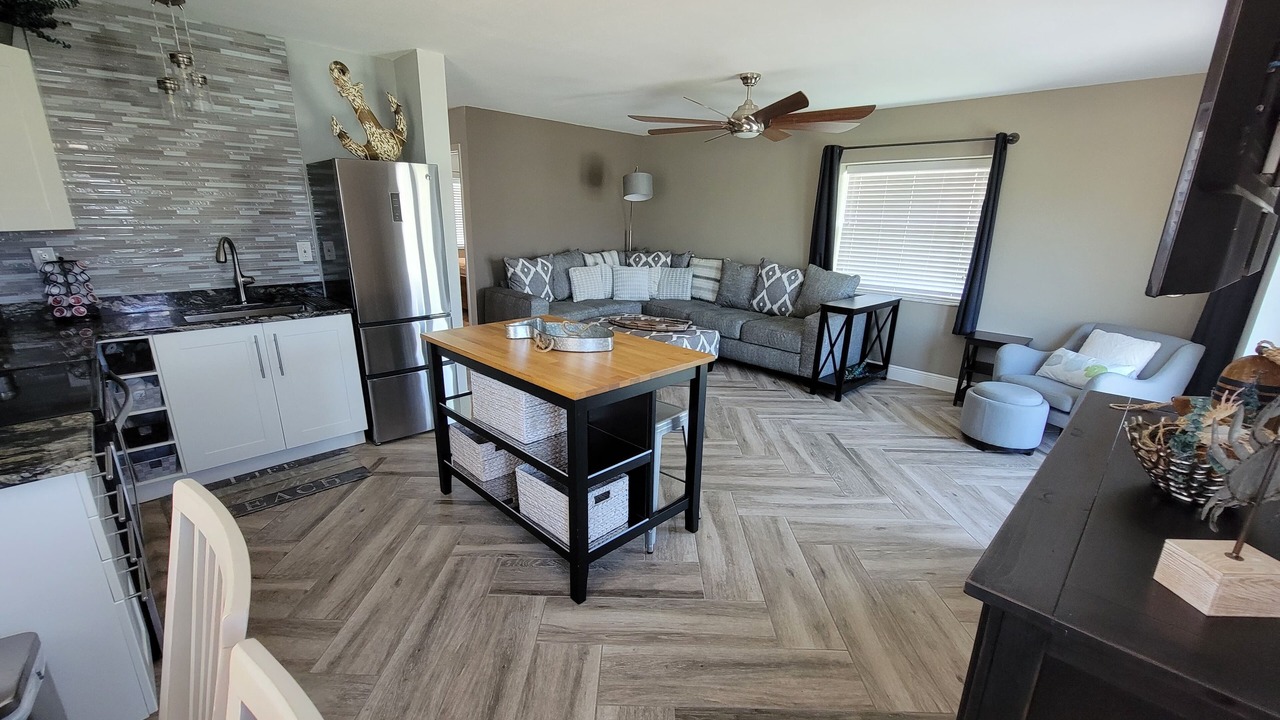 Photo of Livingroom in Madeira Beach