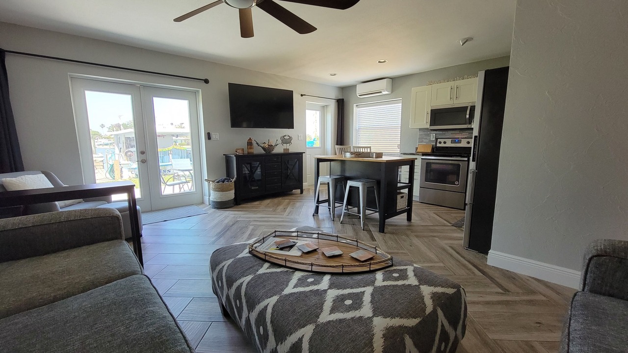 Photo of Livingroom in Madeira Beach
