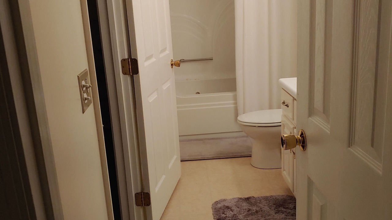 Photo of Bathroom in Elf