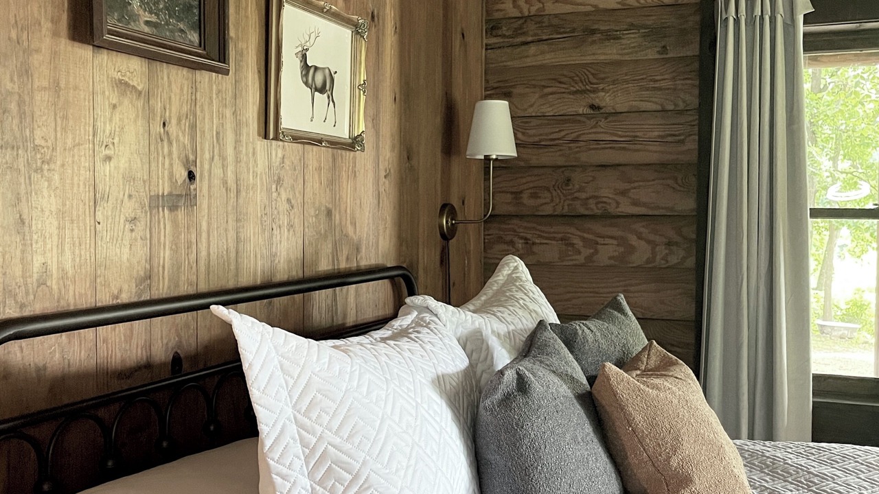 Photo of Bedroom in Dewy Rose