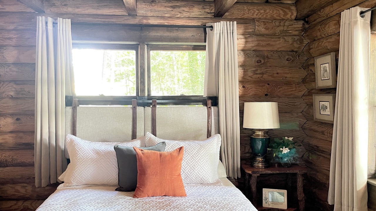 Photo of Bedroom in Dewy Rose
