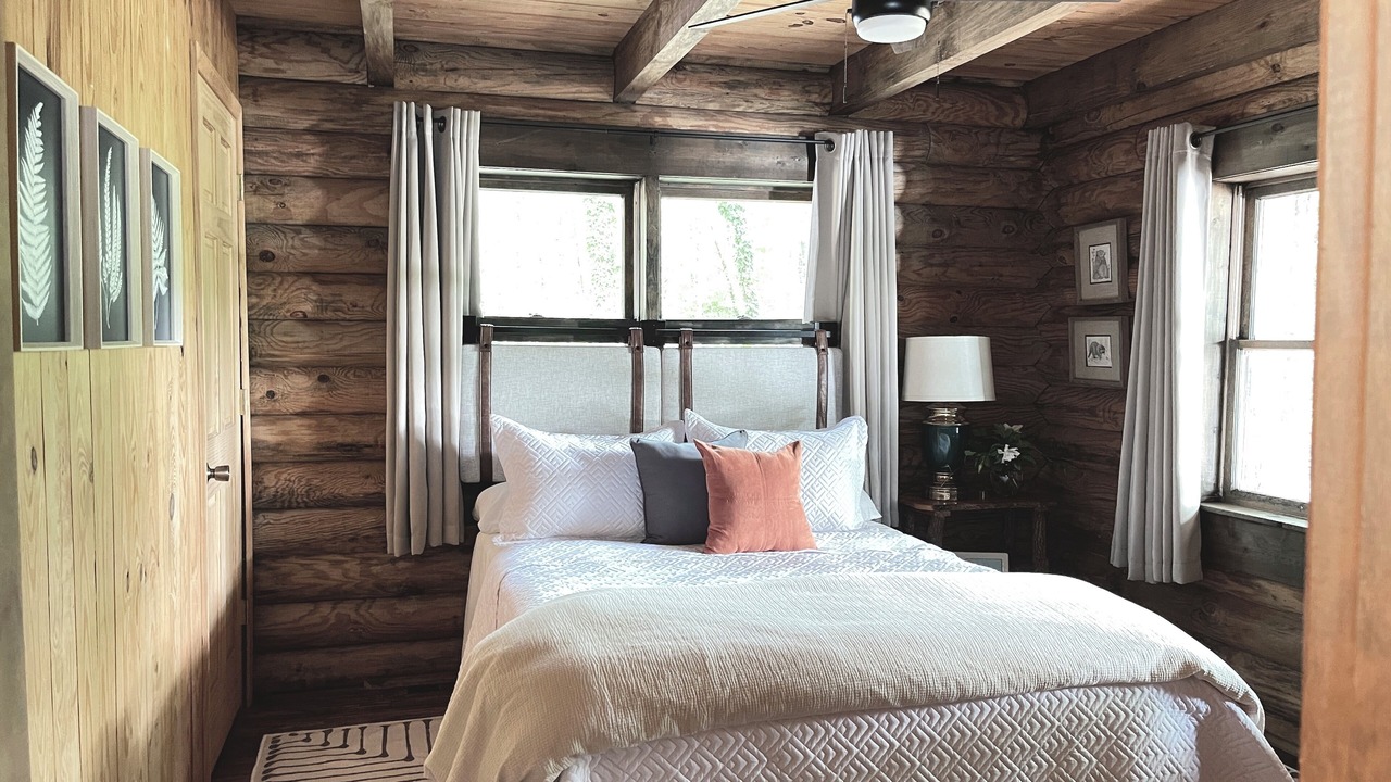 Photo of Bedroom in Dewy Rose