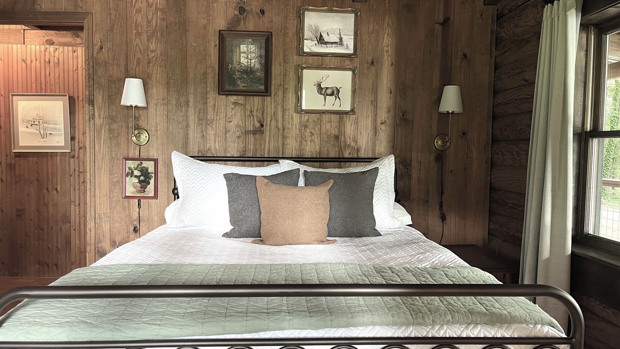 Photo of Bedroom in Dewy Rose