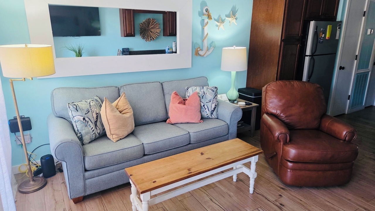 Photo of Livingroom in Folly Field