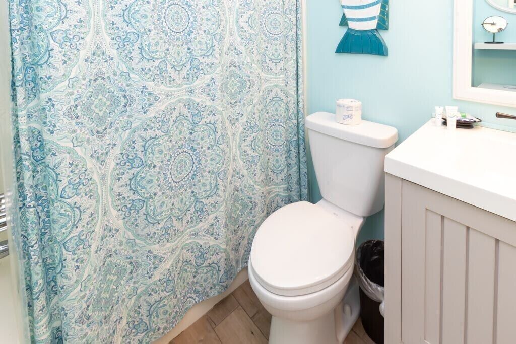 Photo of Bathroom in Folly Field