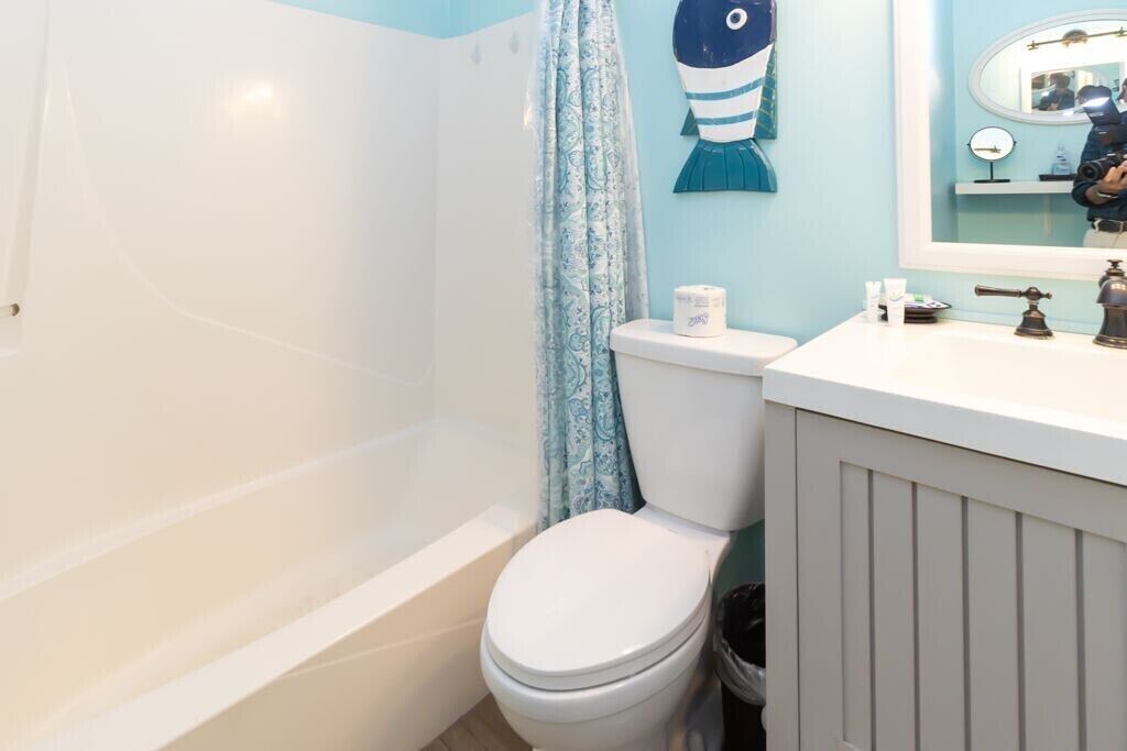Photo of Bathroom in Folly Field