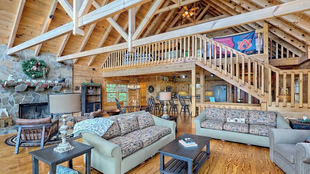 Photo of Livingroom in Eagles View