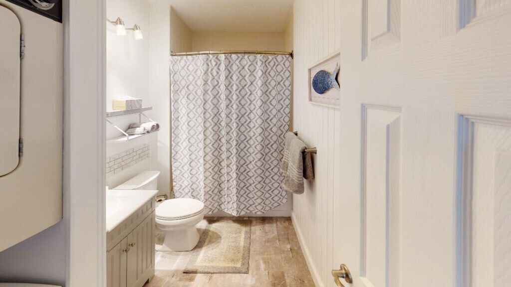 Photo of Bathroom in Folly Field