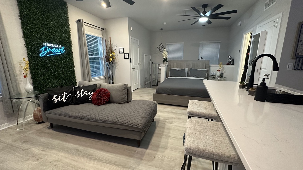 Photo of Bedroom in Colonialtown South