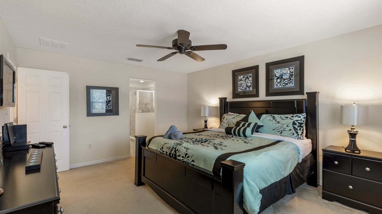 Photo of Bedroom in Veranda Palms