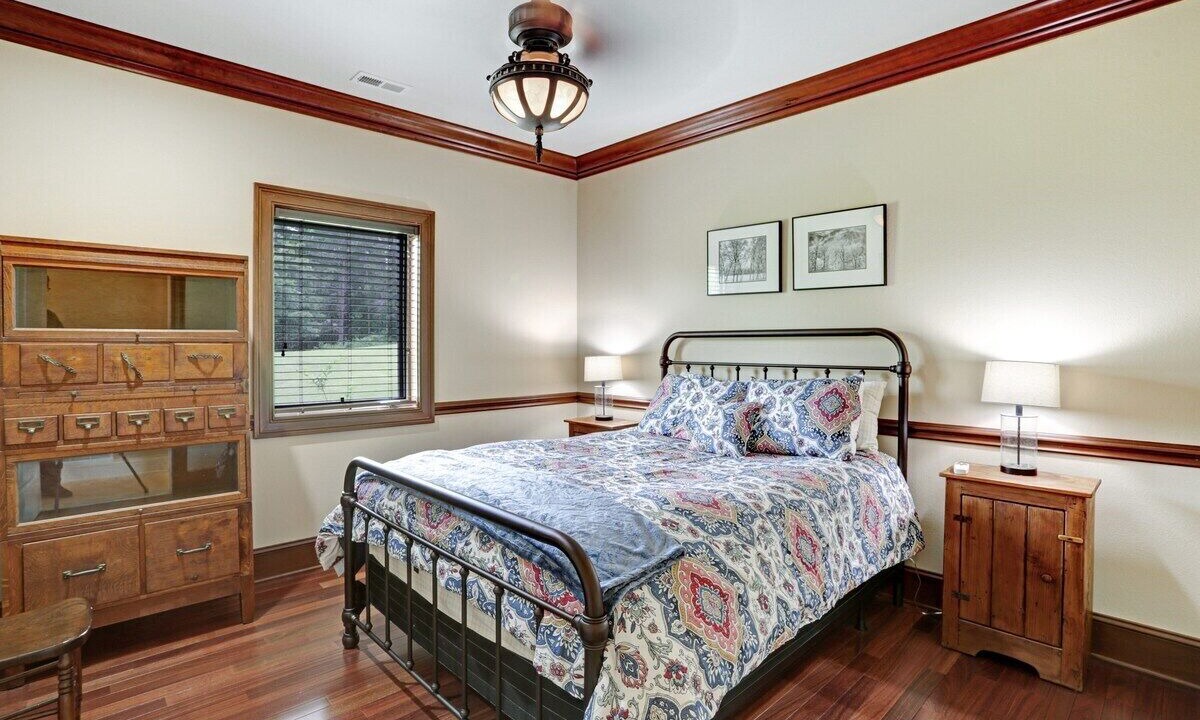 Photo of Bedroom in Hayesville