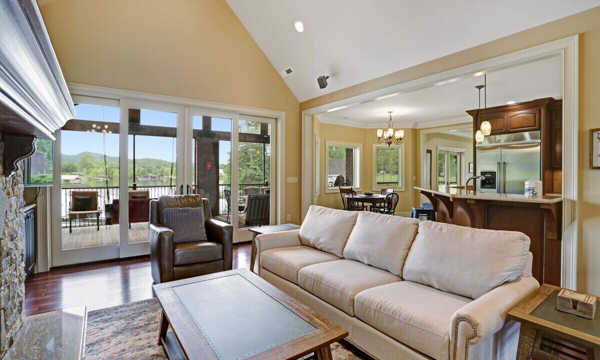 Photo of Livingroom in Hayesville
