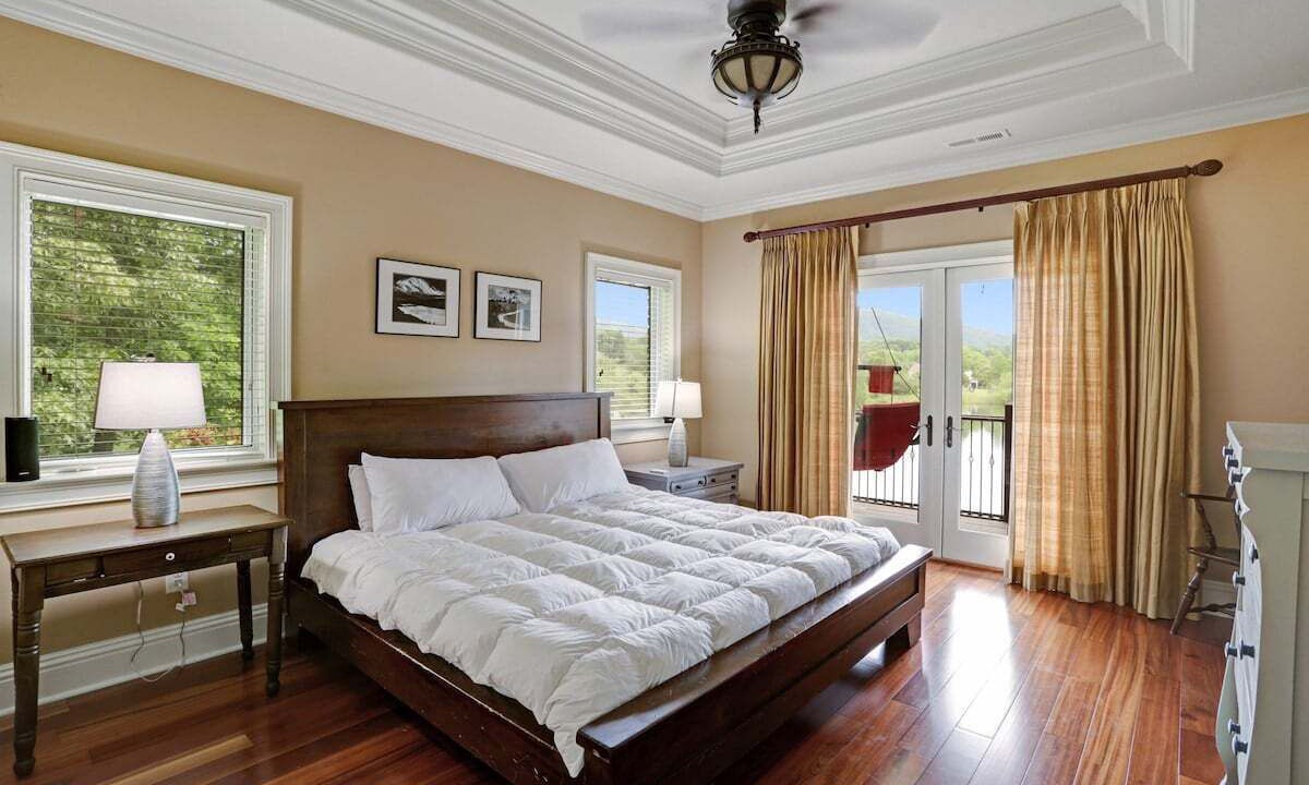 Photo of Bedroom in Hayesville