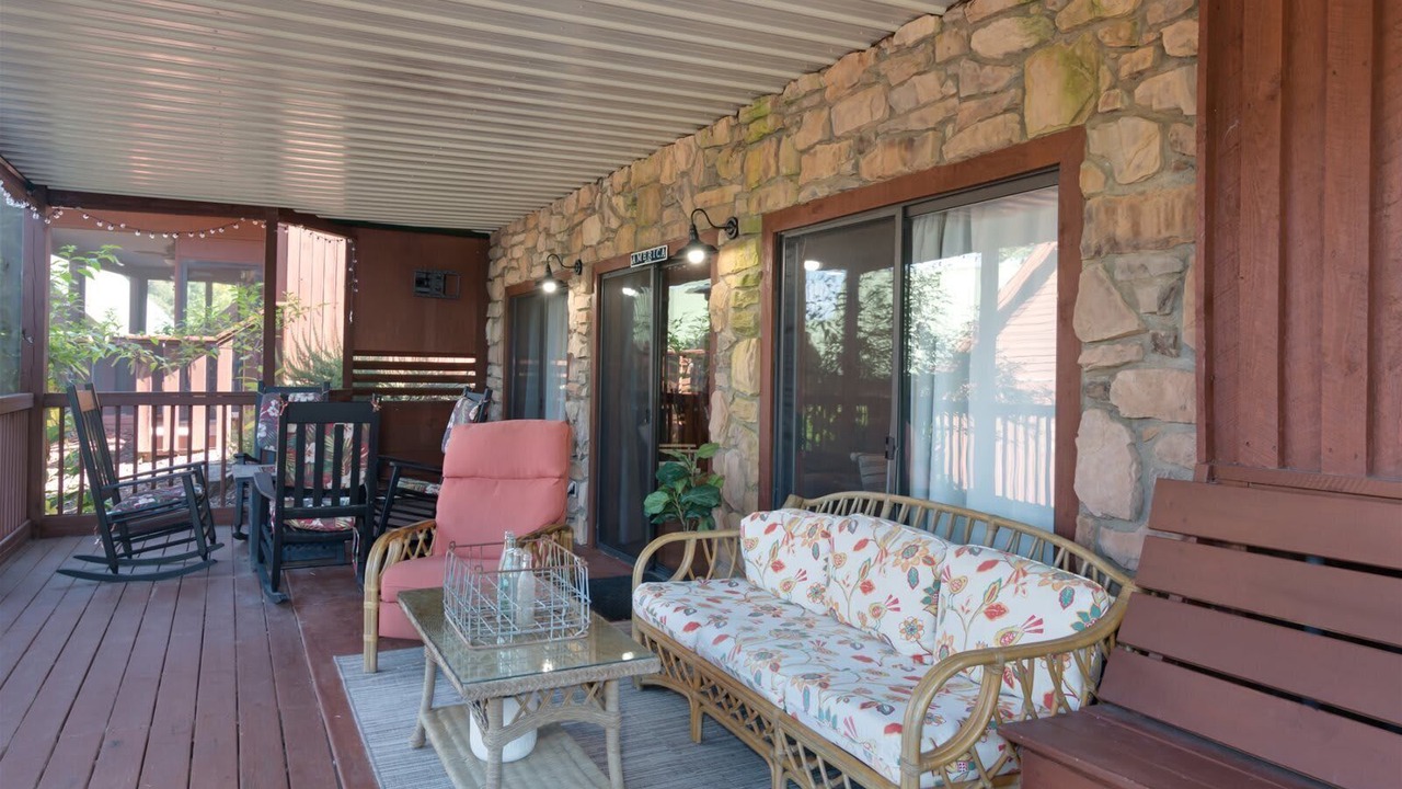 Photo of Patio Balcony in Six Mile