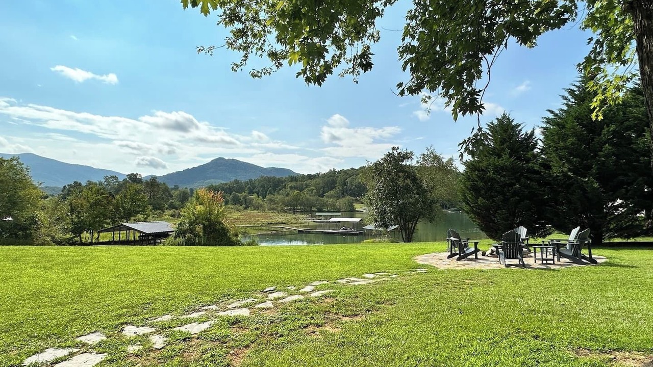 Photo of Patio Balcony in Hiawassee