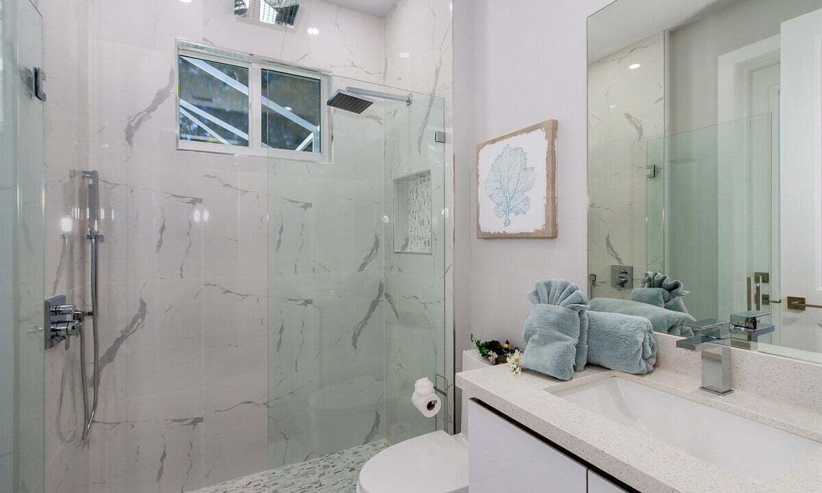 Photo of Bathroom in Trafalgar